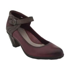 Earth ankle strap leather pump